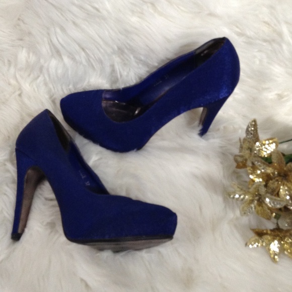 Electric Blue Platform Pumps - Picture 3 of 4